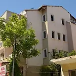 Hotel Alis *