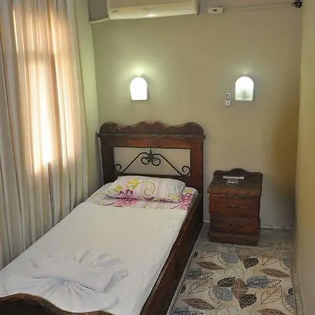 Alis Kuşadası